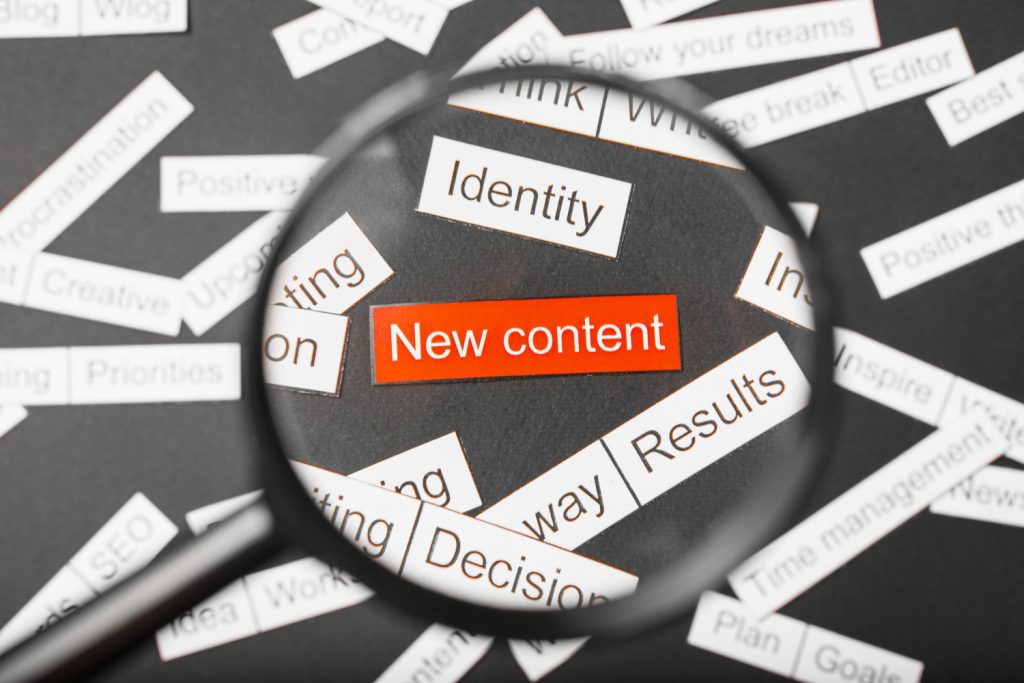 Menentukan sub topic dalam membuat content pillar