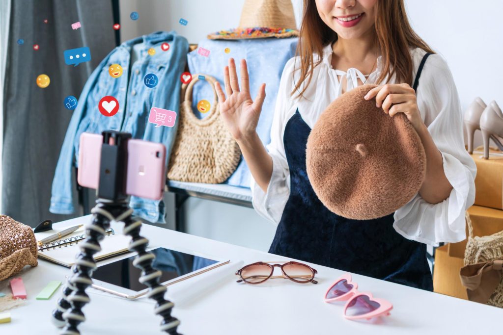 3 Perbedaan Brand Ambassador dan Endorser, Jangan Sampai Salah Pilih!