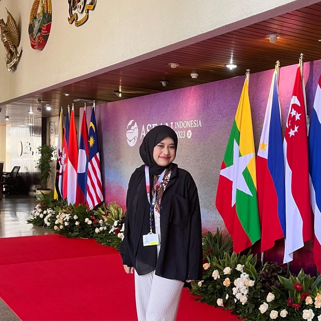 Jurnalis ekonomi Berita Satu, Alfida Febrianna membagikan pengalamannya mengolah siaran pers