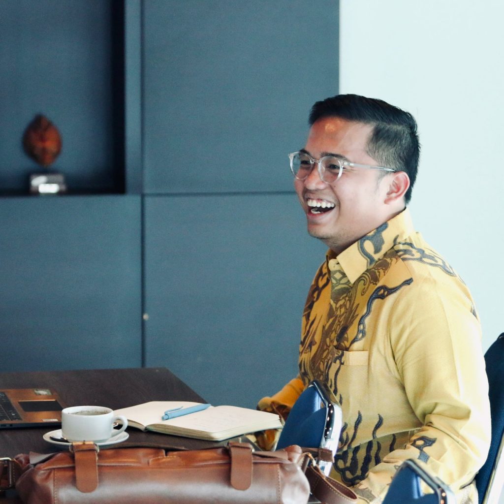 Moses Parlindungan Ompusunggu membagikan pandangannya mengapa informasi faktual wajib menjadi prioritas dalam proses penulisan.
